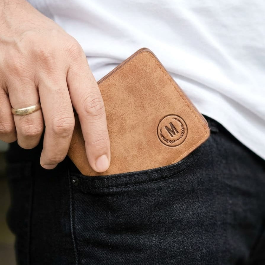 Minimalist Leather Card Holder Wallet – Slim Bifold Design